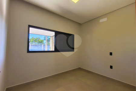 Casa à venda com 3 quartos, sendo 1 suíte, no condomínio Horto Florestal Villagio, Sorocaba - SP