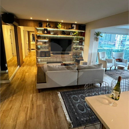 Apartamento à venda com 3 suítes em Vila Gertrudes, São Paulo, SP