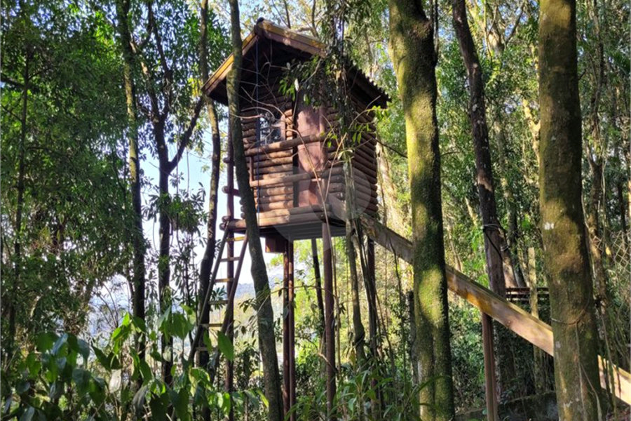 Casa à venda com 4 quartos, sendo 2 suítes, no condomínio Alpes da Cantareira, Mairiporã - SP