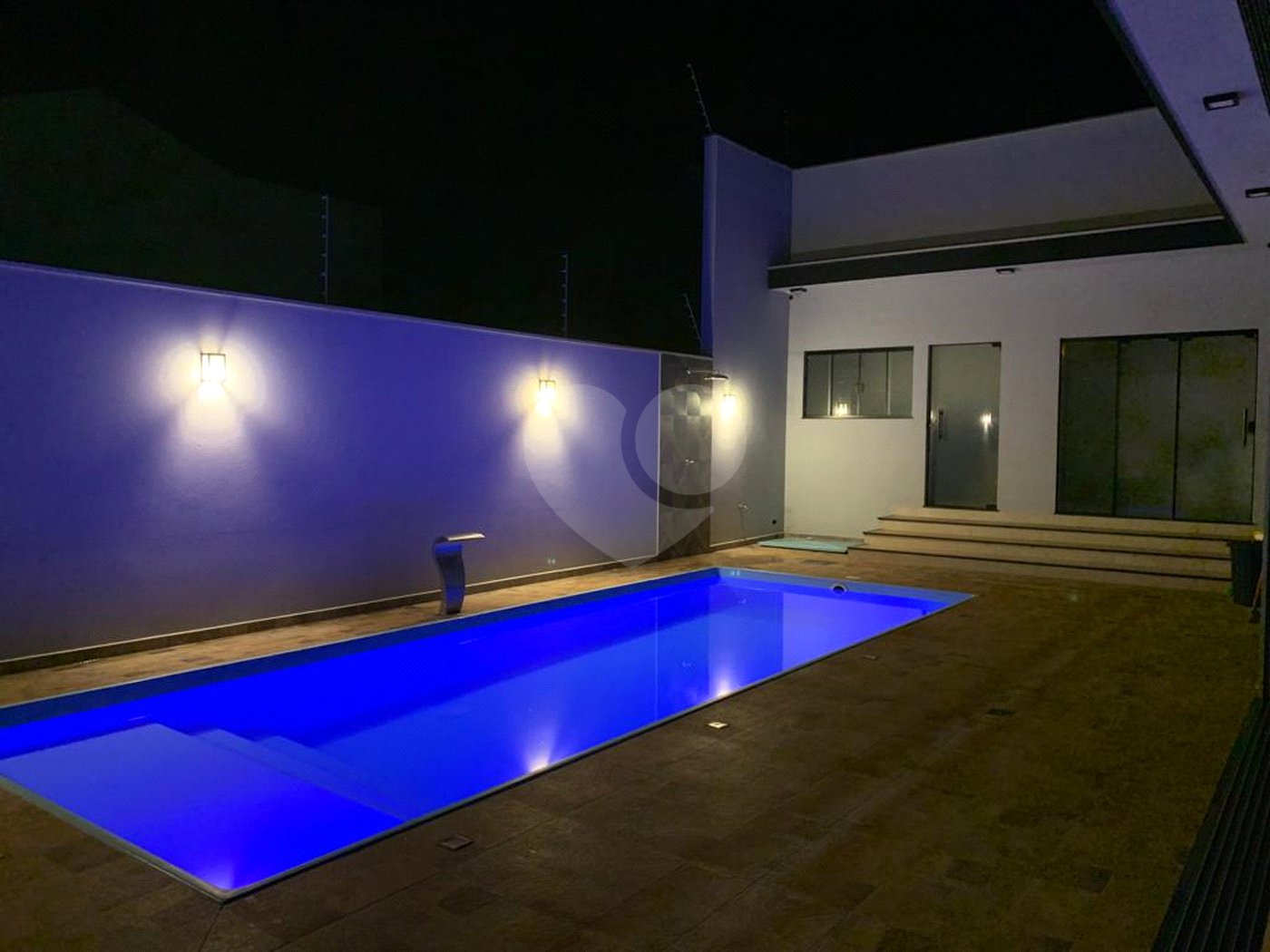 Casa à venda com 2 quartos, sendo 3 suítes, no Centro, Salto Grande, SP