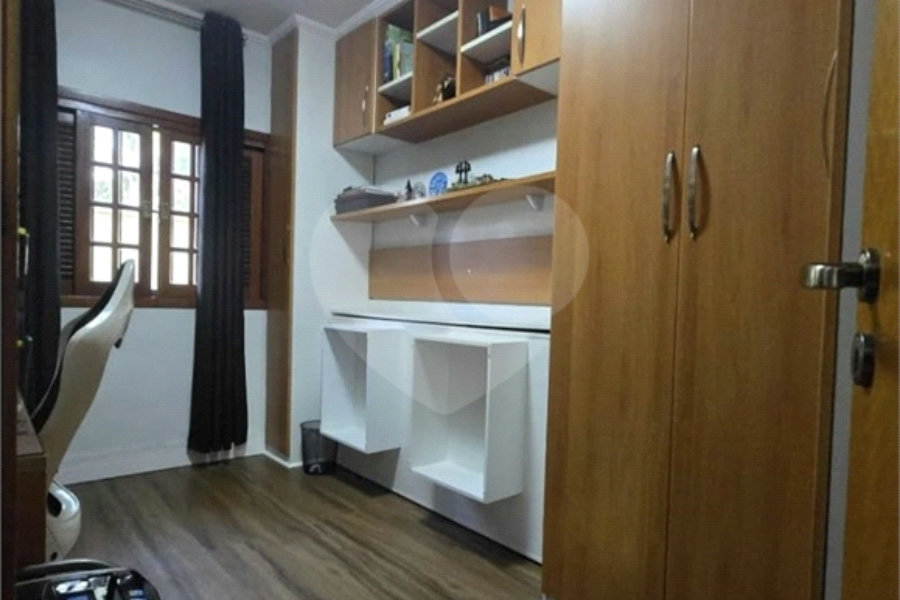 Casa à venda com 4 quartos, sendo 2 suítes, no condomínio Bosque dos Pássaros, São Paulo - SP