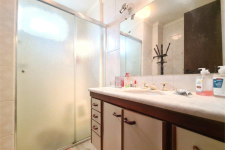 Apartamento à venda com 3 quartos, sendo 1 suíte, em Jardim das Acácias, São Paulo, SP
