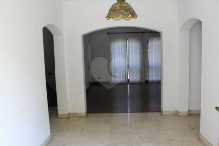 Casa Térrea à venda ou para alugar com 6 suítes em Vila Tramontano, São Paulo, SP