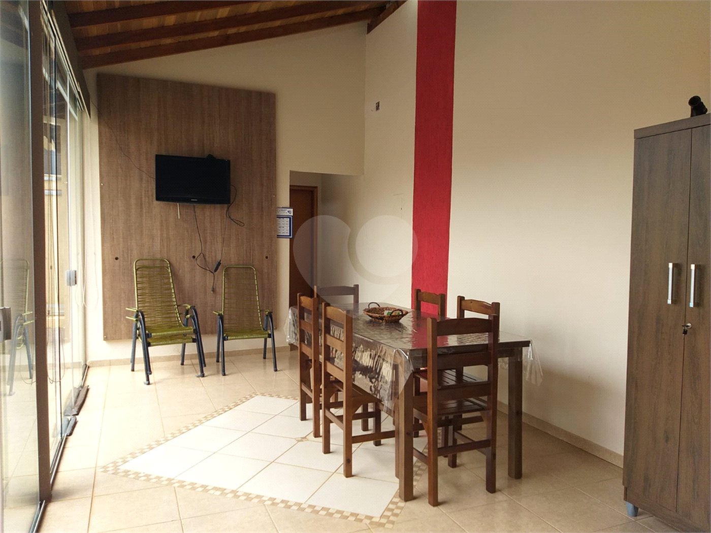 Casa à venda com 3 quartos, sendo 2 suítes, em Jardim das Estações (vila Xavier), Araraquara, SP