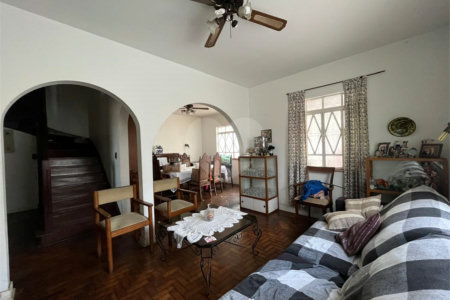 Sobrado à venda com 4 quartos, sendo 2 suítes,  em Vila Mariana, São Paulo, SP