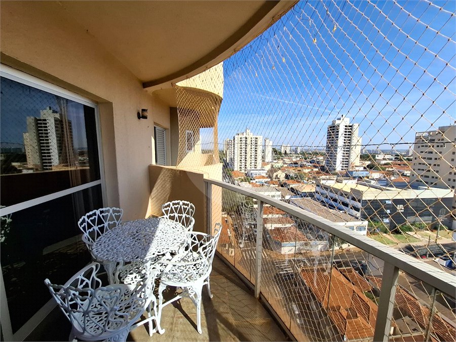 Apartamento à venda com 3 quartos, sendo 1 suíte, no Centro, Araraquara, SP