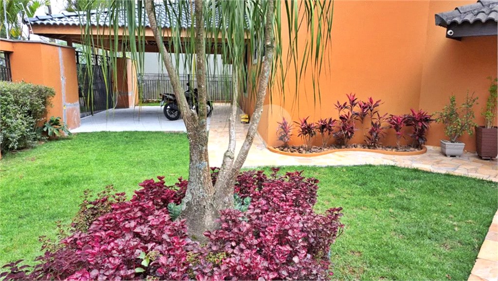 Casa à venda com 8 quartos, sendo 4 suítes, em Roseira, Mairiporã, SP