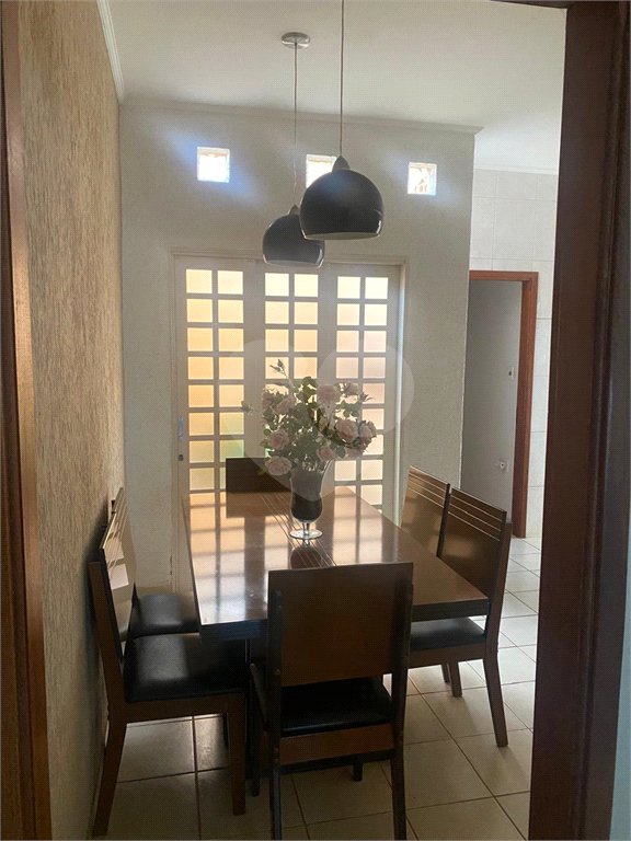 Casa Térrea à venda com 3 quartos, sendo 1 suíte, em Jardim Maria Luiza, Araraquara, SP