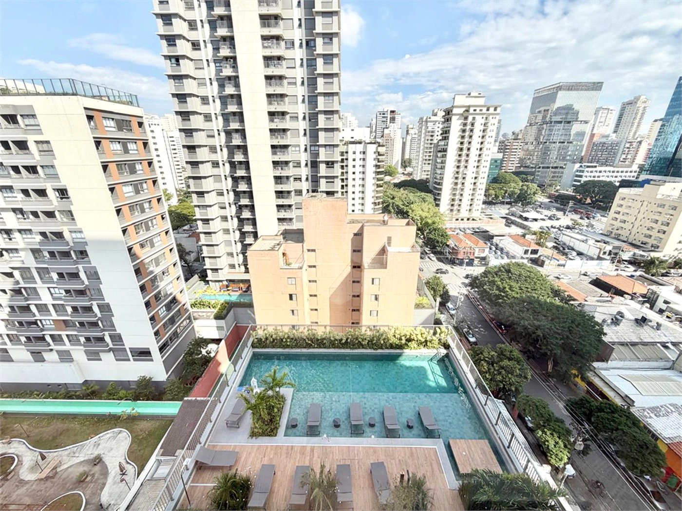 Apartamento à venda com 3 suítes em Campo Belo, São Paulo, SP