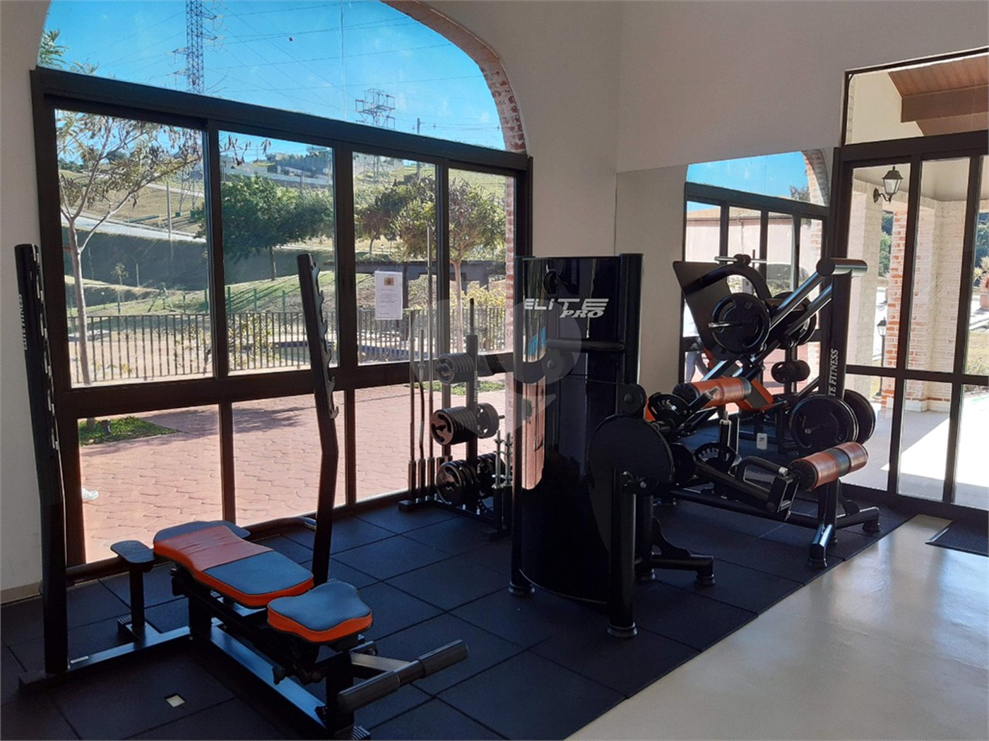 Casa à venda com 4 suítes no condomínio Residencial Campo de Toscana, Vinhedo - SP