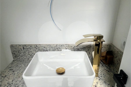 Casa à venda com 3 suítes no condomínio Village Itaguaçu, Atibaia - SP