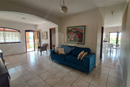 Casa à venda com 3 quartos, sendo 1 suíte, no condomínio Residencial Vale das Laranjeiras, Indaiatuba - SP