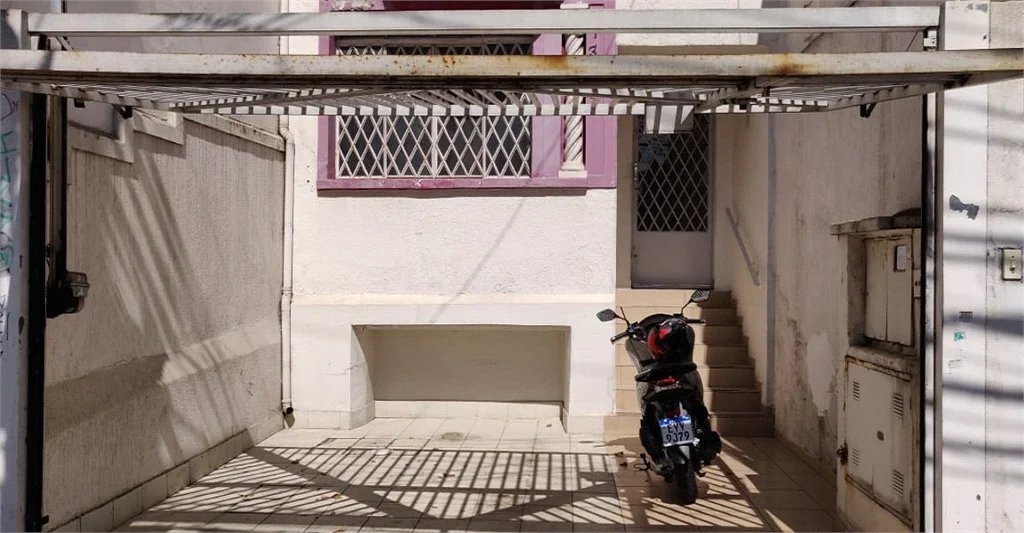 Casa à venda com 3 quartos em Água Branca, São Paulo, SP