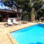Casa à venda ou para alugar com 4 quartos, sendo 3 suítes, no condomínio Associação Reserva das Hortênsias, Mairiporã - SP