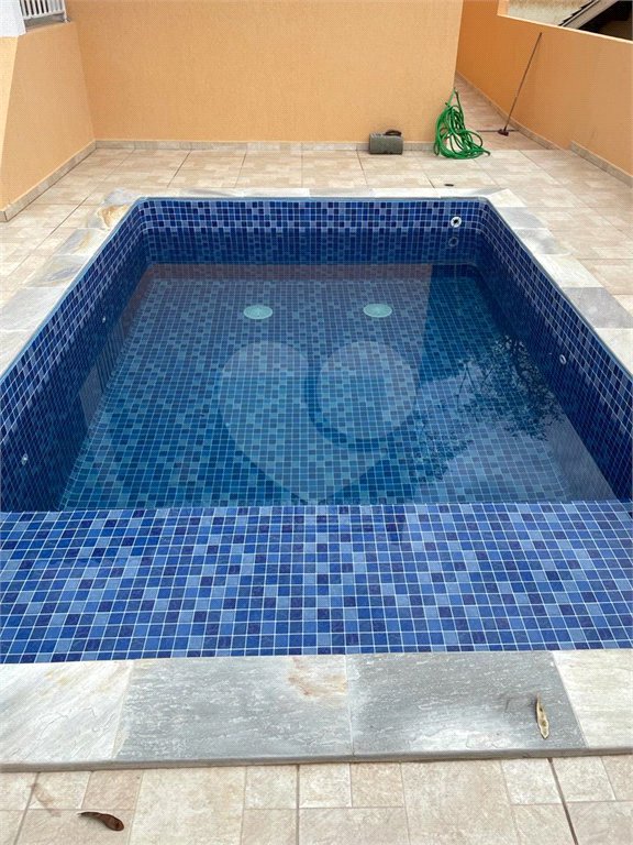 Casa à venda com 3 quartos, sendo 1 suíte, no condomínio Mirante da Mantiqueira, Mairiporã - SP