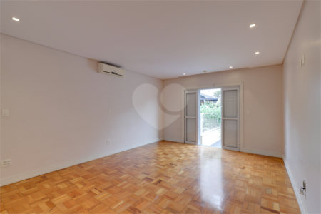 Sobrado à venda com 4 quartos, sendo 2 suítes, em Brooklin Novo, São Paulo, SP
