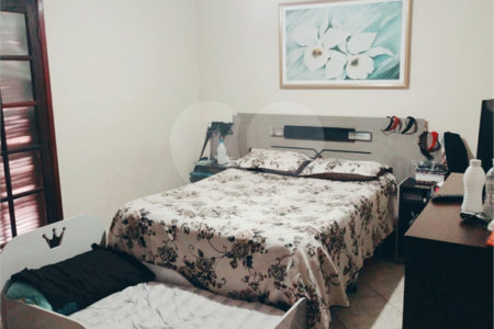 Casa à venda com 6 quartos, sendo 1 suíte,  em Mogi Moderno, Mogi das Cruzes, SP