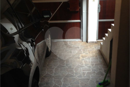 Sobrado à venda com 4 quartos, sendo 1 suíte, em Jardim Celeste, São Paulo, SP