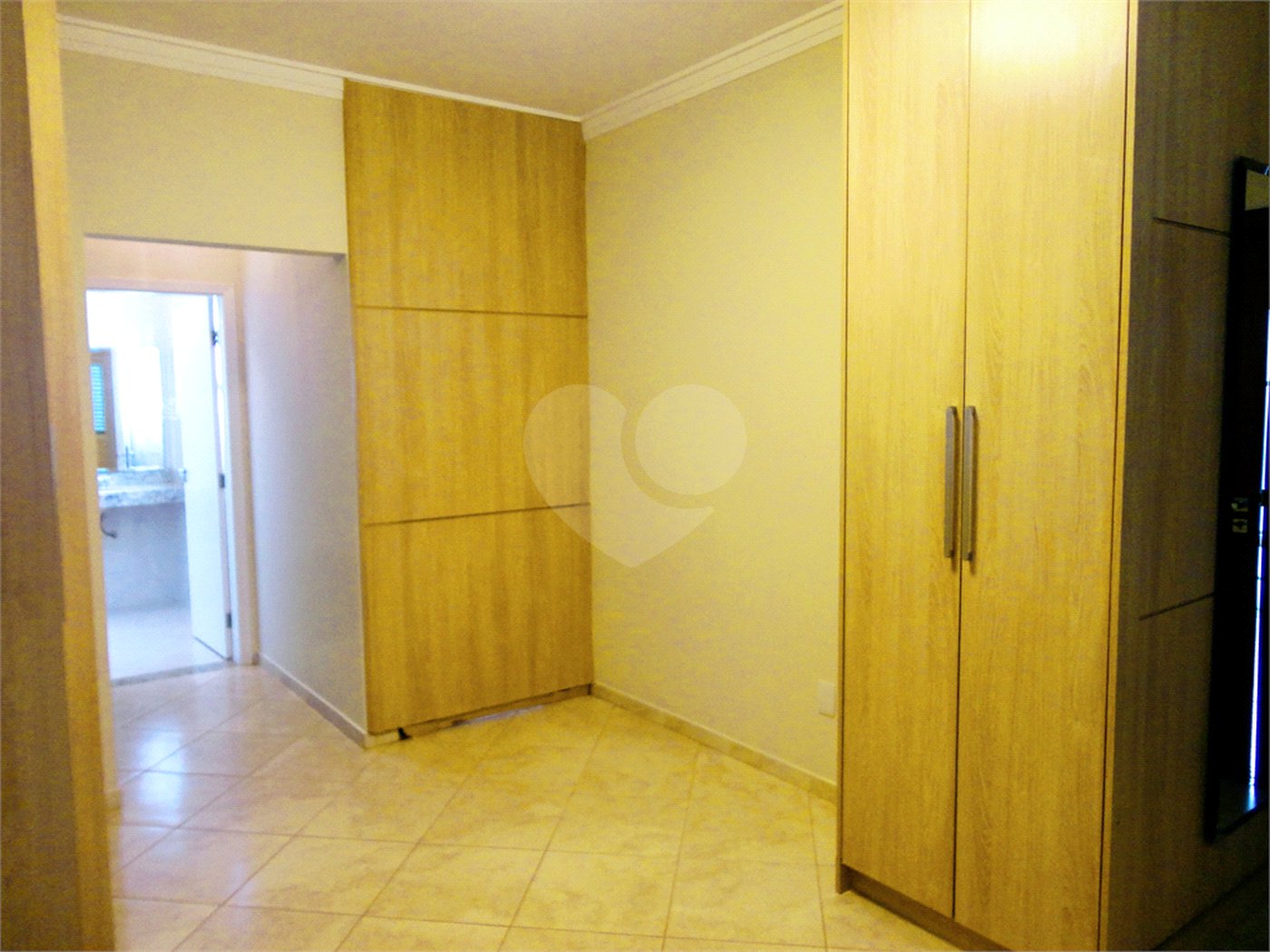 Casa à venda com 3 suítes no condomínio Residencial Jardim América, Vinhedo - SP