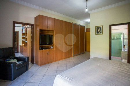 Casa à venda com 4 suítes em Cidade São Francisco, São Paulo, SP