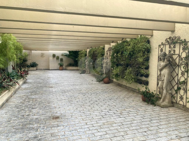 Apartamento à venda com 3 quartos, sendo 1 suíte,  em Vila Madalena, São Paulo, SP