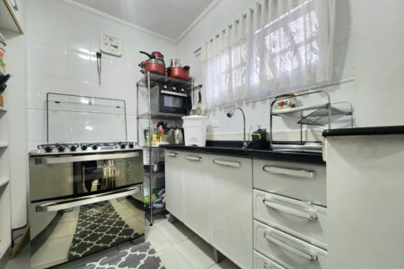Casa próximo da praia com 3 dormitórios à venda, 128 m² por R$ 1.300.000 - Pompéia - Santos/SP
