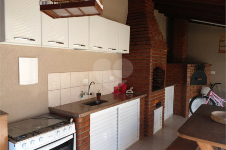 Casa à venda com 2 quartos, sendo 1 suíte,  no condomínio Aruã, Mogi das Cruzes - SP