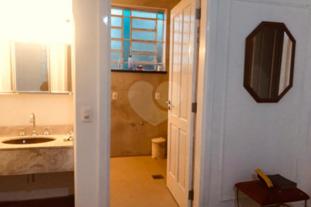 Sobrado à venda com 4 quartos, sendo 1 suíte, em Perdizes, São Paulo, SP