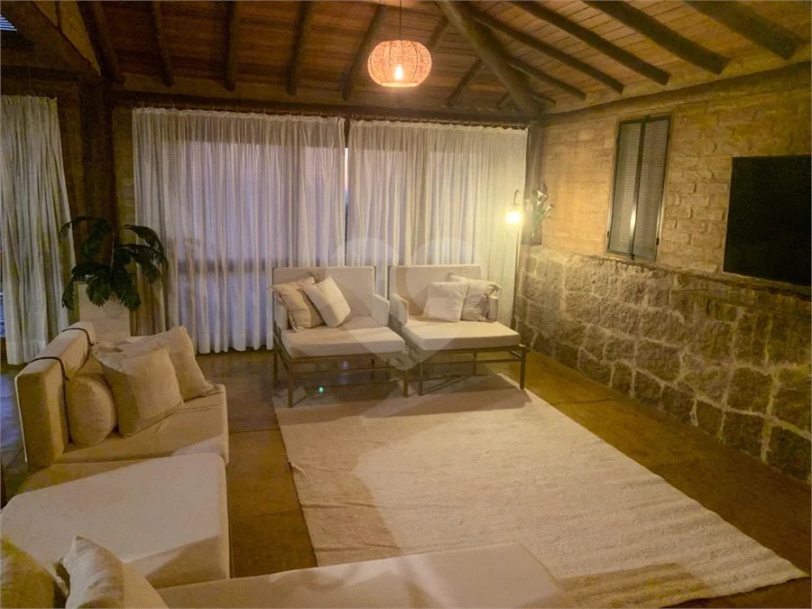 Casa para alugar com 3 quartos, sendo 2 suítes, no condomínio Alpes de Vinhedo, Vinhedo - SP