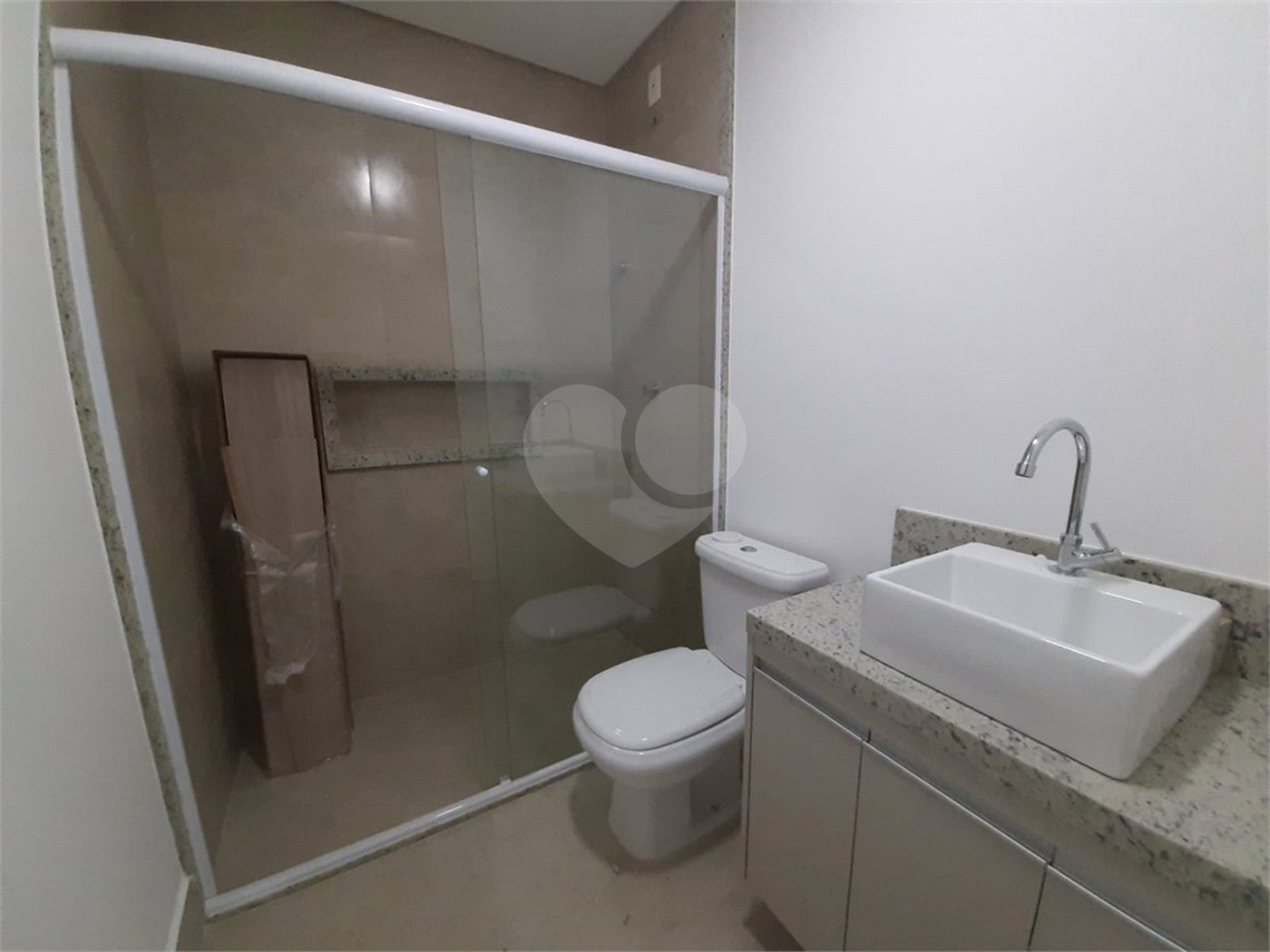 Sobrado à venda com 4 quartos, sendo 3 suítes, em Vila Paulicéia, São Paulo, SP