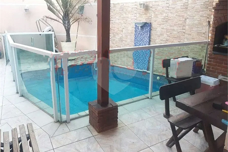 Sobrado Moderno à Venda na Pedra Branca, 3 Dormitórios, 1 Suíte, Piscina