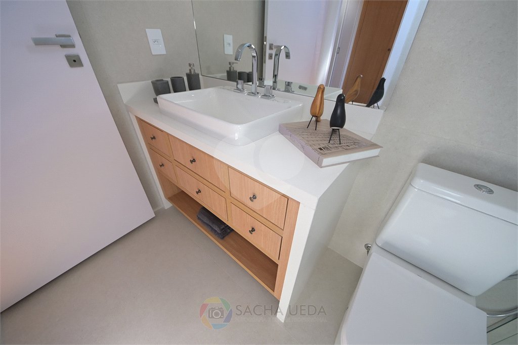 Casa à venda com 4 suítes no condomínio Villa dos Pinheiros, Indaiatuba - SP