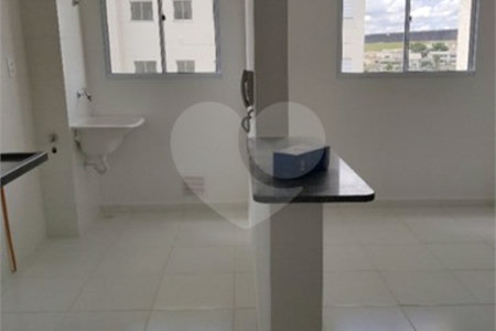 Apartamento no Condomínio Parque dos Manacás.
