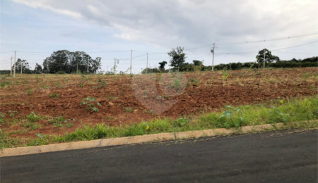 Terreno à venda em Jardim Guanabara, São Carlos, SP