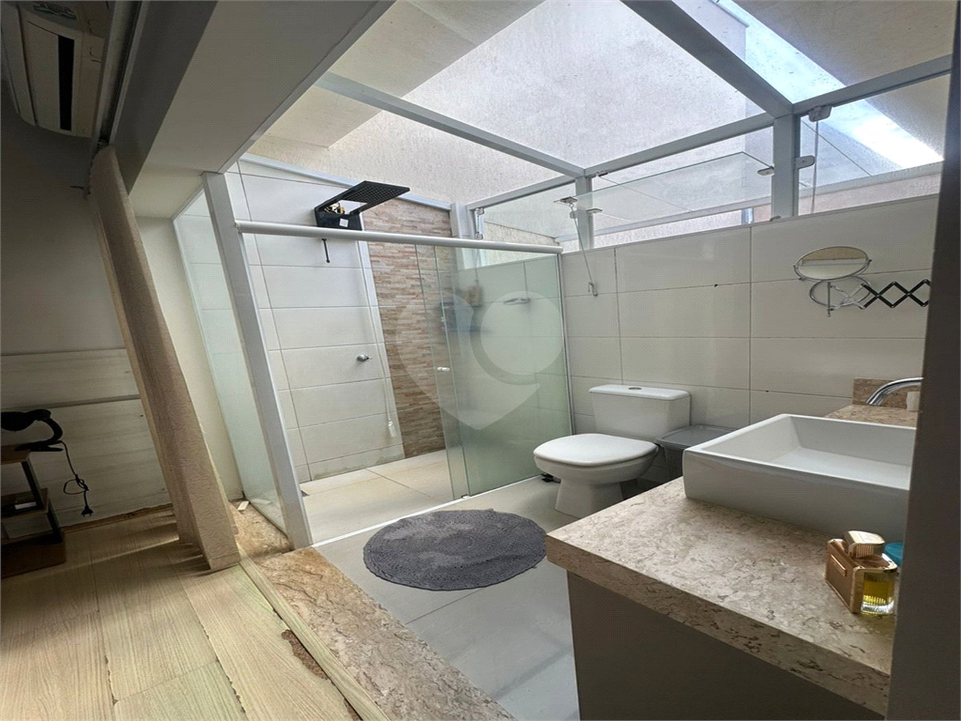 Casa térrea 2 quartos 1 suíte e piscina. Jardim Embaré