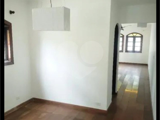 Sobrado à venda com 4 quartos, sendo 1 suíte,  em Tremembé, São Paulo, SP