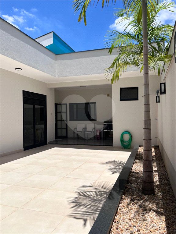 Casa à venda com 3 quartos, sendo 1 suíte, no condomínio Cond Laguna, Indaiatuba - SP