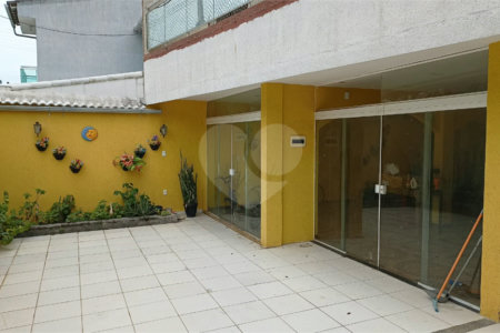 Casa à venda com 3 quartos, sendo 1 suíte, em Campo Grande, Rio de Janeiro, RJ