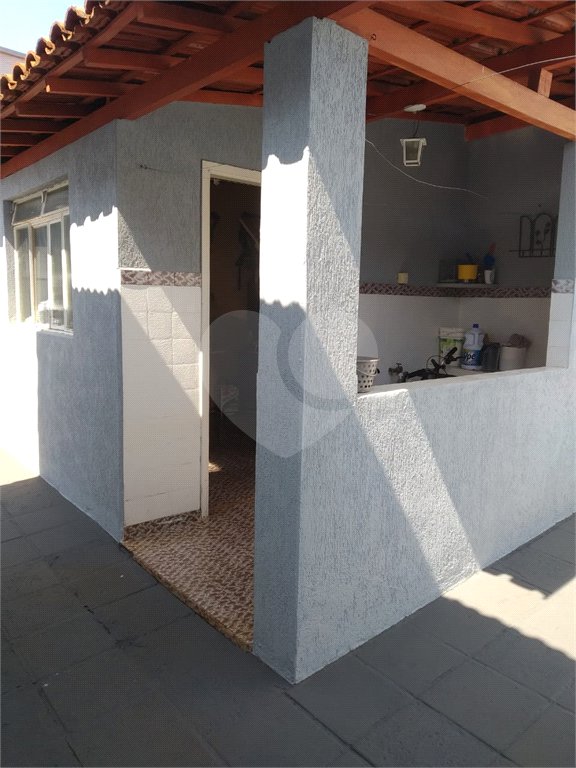 Casa Térrea com 3 dormitórios.