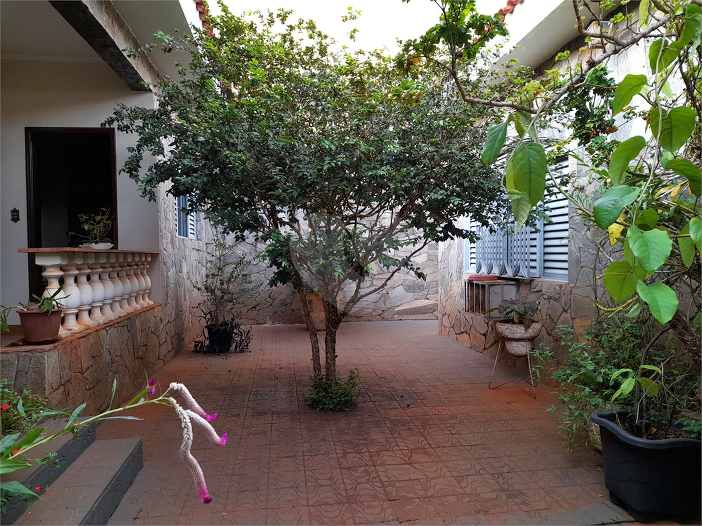 Casa à venda com 5 quartos, sendo 1 suíte,  em Jardim Anhangüera, Ribeirão Preto, SP