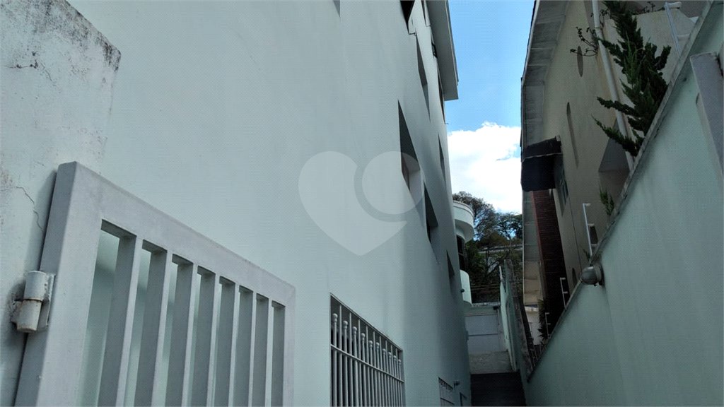 Sobrado à venda com 4 quartos, sendo 2 suítes, em Horto, São Paulo, SP