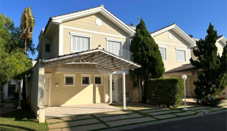 Casa à venda com 4 quartos, sendo 2 suítes, no condomínio Vila D'amalfi, Sorocaba - SP