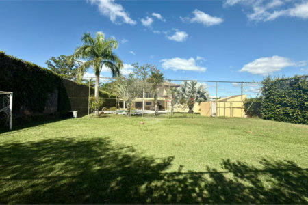 Casa à venda com 4 suítes no condomínio Parque Village Castelo, Itu - SP