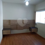 Sobrado à venda com 2 quartos em Reneville, Mairinque, SP