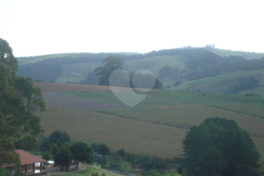 Chácara à venda com 3 quartos, sendo 2 suítes, em Pinhal, Jarinu, SP