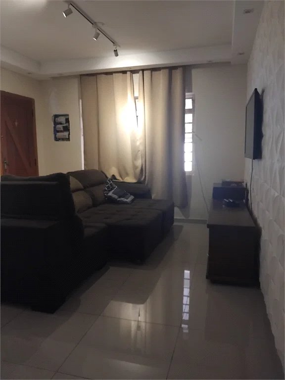 Sobrado à venda com 4 quartos, sendo 1 suíte, em Jardim Catanduva, São Paulo, SP