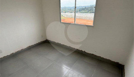 Casa em condomínio à venda com 2 quartos em Jardim Petrópolis, Cotia, SP