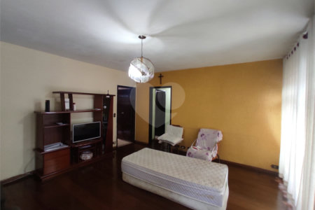Casa à venda com 4 quartos, sendo 1 suíte, em Vila Galvão, Guarulhos, SP