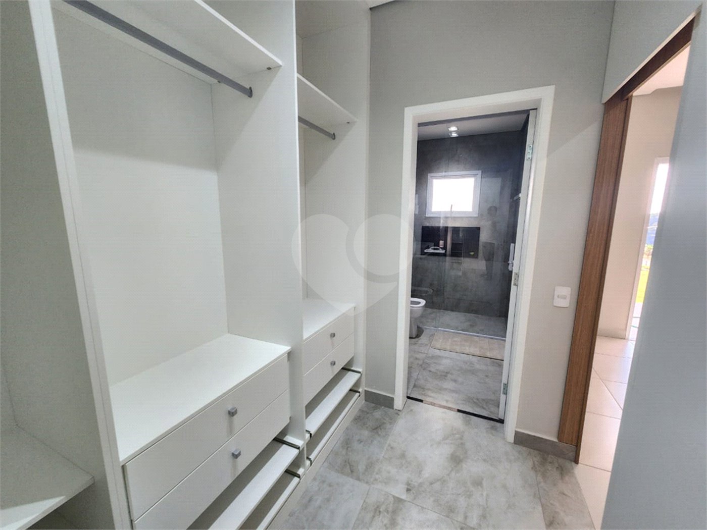 Casa de Vila à venda com 3 suítes em Inhayba, Sorocaba, SP