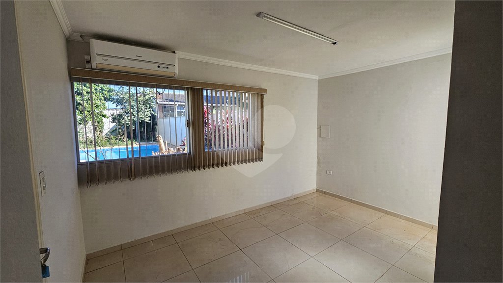 Sobrado à venda com 3 quartos, sendo 2 suítes, em Jardim Rossignatti, Indaiatuba, SP